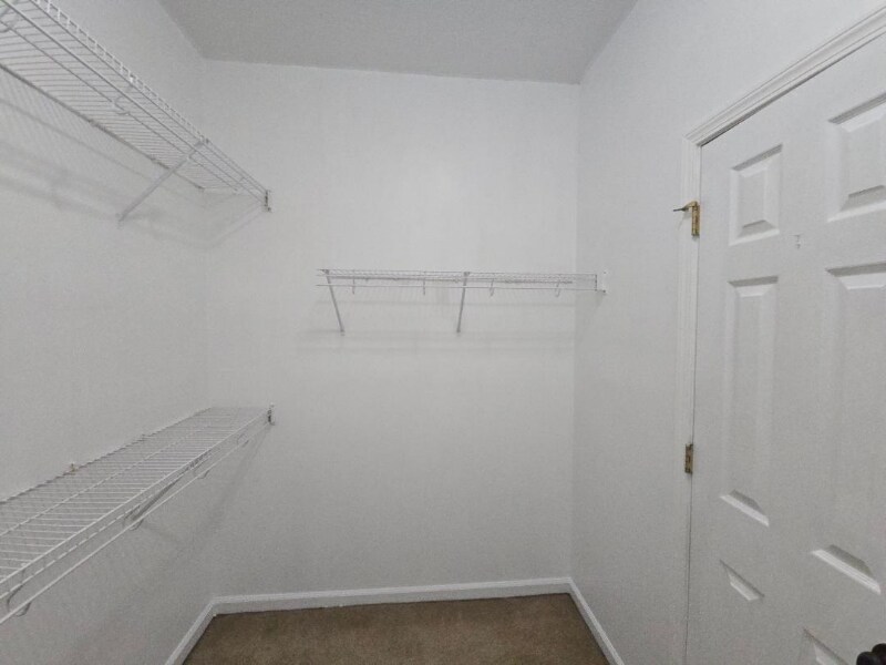 Building Photo - 263 Greensview Dr