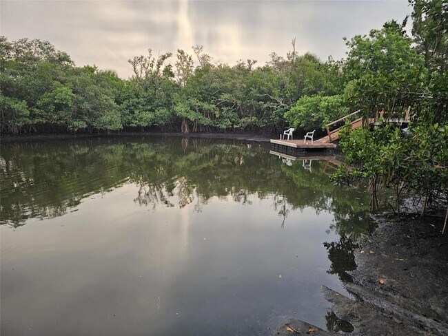 Building Photo - 2210 Bayou Dr