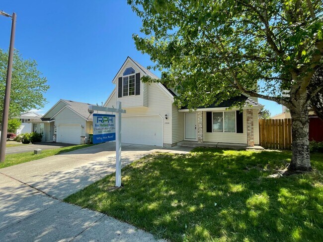 Building Photo - Spacious 4-Bedroom, 2.5-Bath Home with Deck, Fireplace & Updated Kitchen