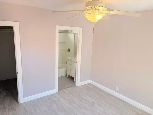 Building Photo - 110 N San Marino Ave