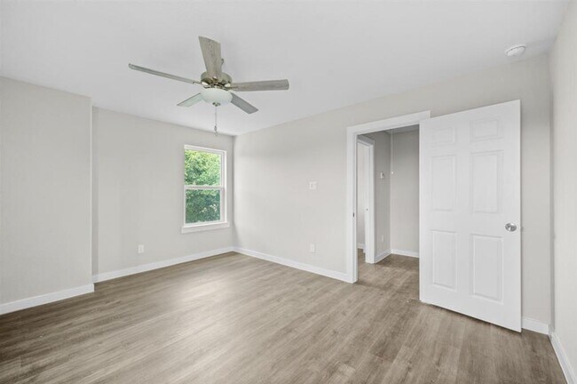 Building Photo - 335 Connecticut St