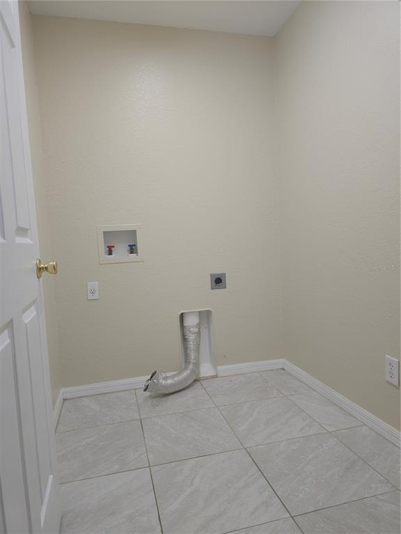 Building Photo - 6997 Hemlock Rd