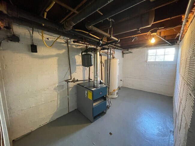 Building Photo - Charming 4BR, 2.5BA Bungalow in the Heart of Mount Rainier!