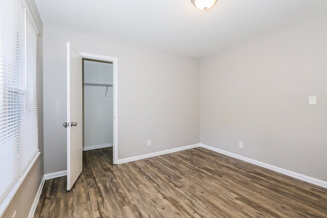 Building Photo - 8974 Sterling Ridge Ln