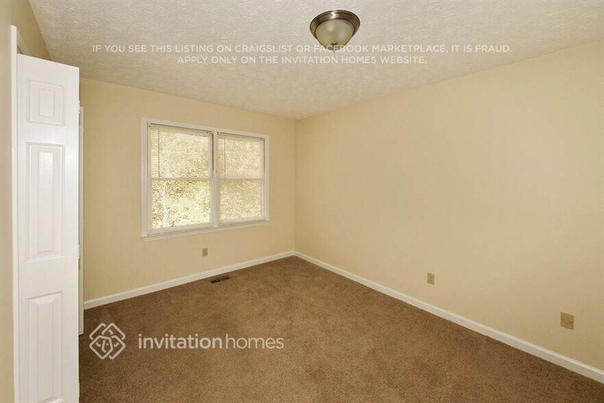 Building Photo - 1120 Jennings Dr