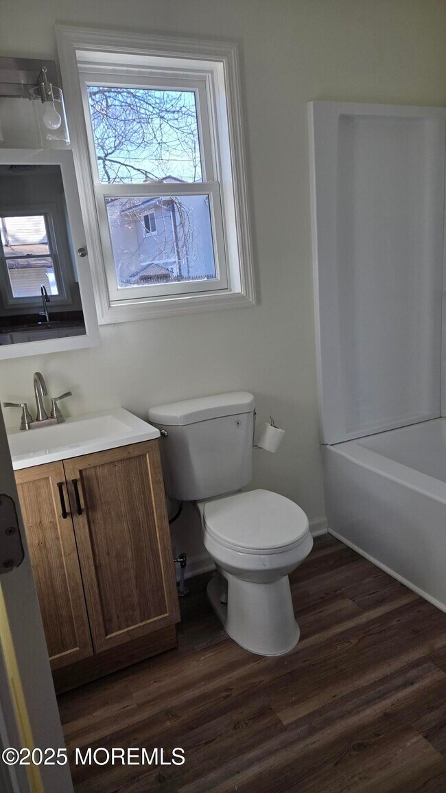 Building Photo - 513 Prospect Ave