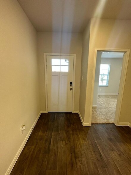 Building Photo - 113 Briggs Ln