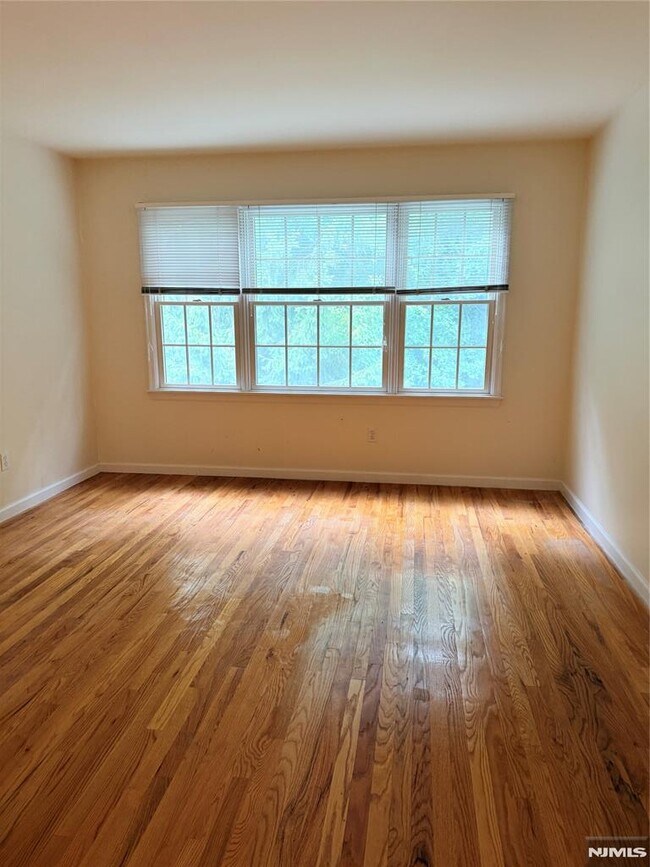 Building Photo - 63 Trotters Ln