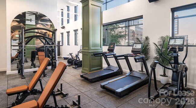 Building Photo - 2025 Cleveland Ave