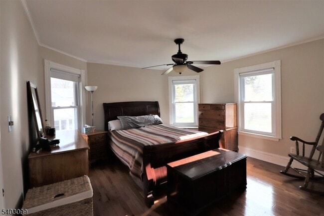 Building Photo - 236 W Main St