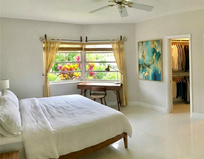 Building Photo - 9271 W Bay Harbor Dr