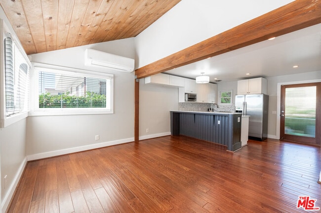 Building Photo - 636 Tularosa Dr