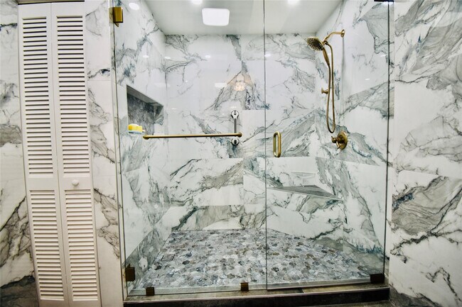 Building Photo - 7917 La Mirada Dr