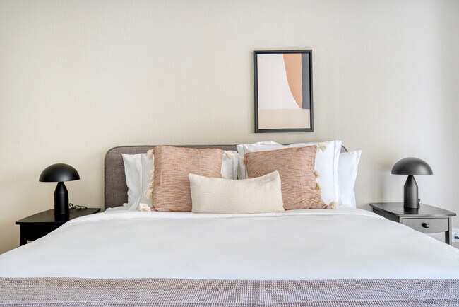 Building Photo - 141 Saratoga Ave