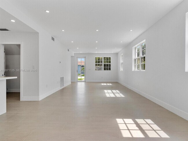 Building Photo - 112 Florida Ave