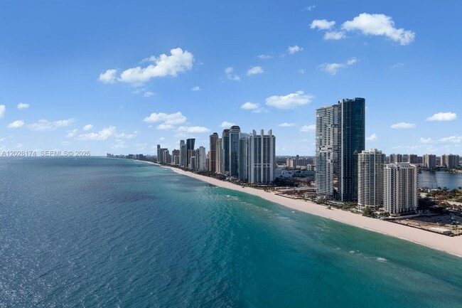 Building Photo - 18555 Collins Ave