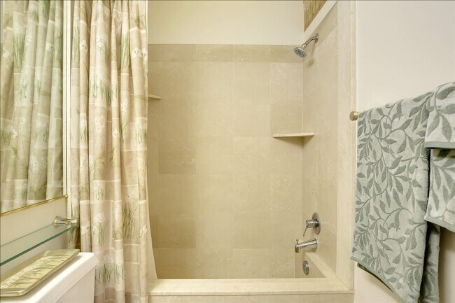 Building Photo - 438 Por La Mar Cir