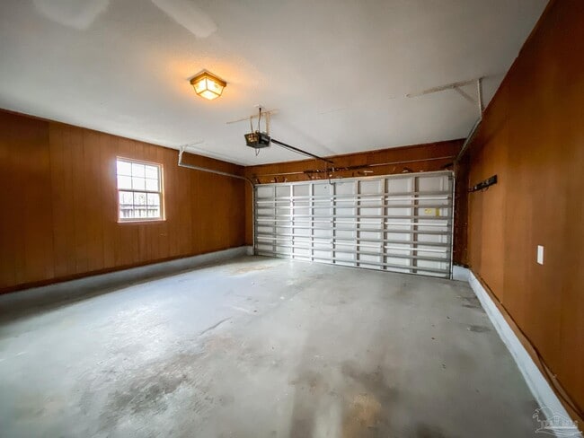Building Photo - 1613 E Gonzalez St