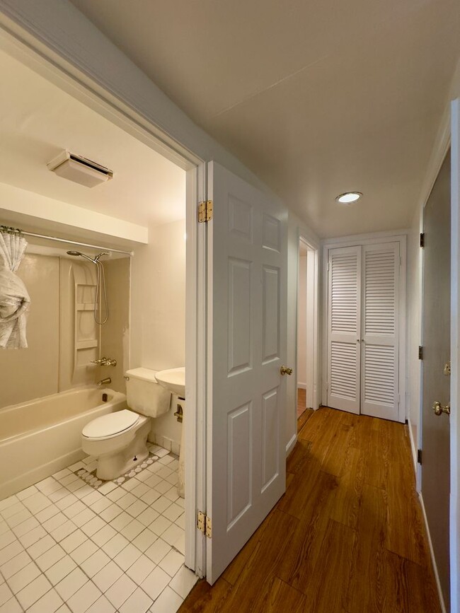 Building Photo - Apartment Units in Station North, MD!