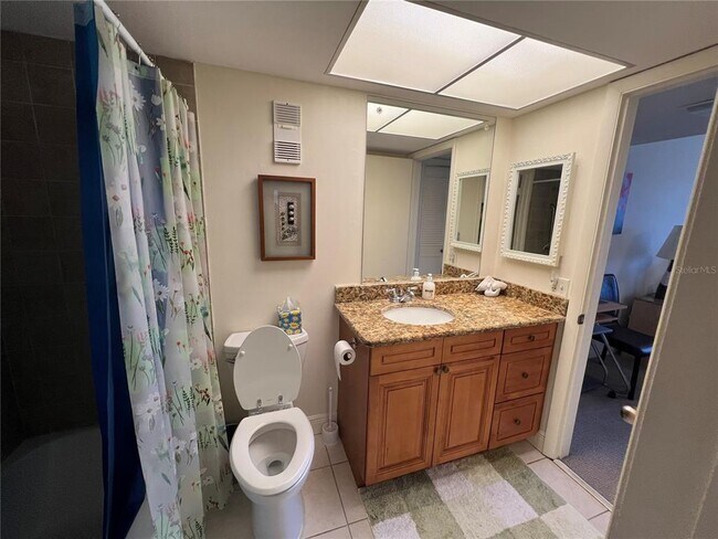 Building Photo - 4900 Brittany Dr S