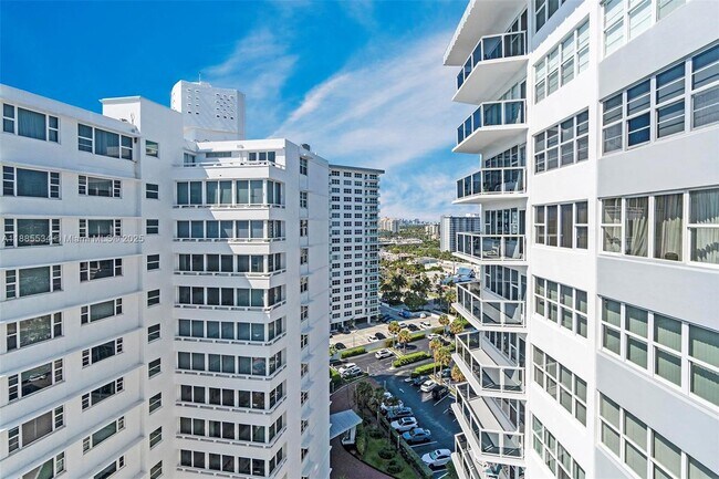 Building Photo - 3700 Galt Ocean Dr
