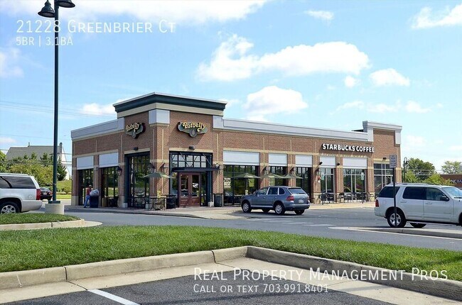 Building Photo - 21228 Greenbrier Ct