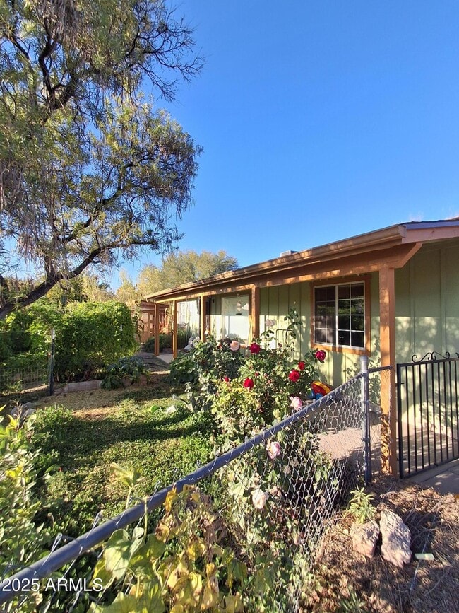 Building Photo - 4020 E Creek View Dr