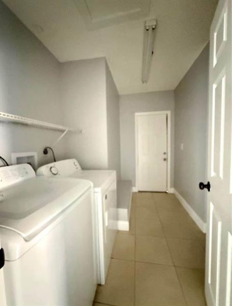 Building Photo - 3020 SE 2nd St