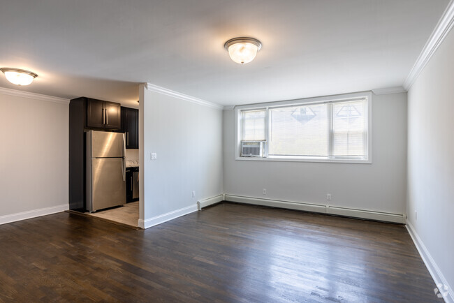 2BR, 1BA - 905SF - 314 Oakwood (Manlow Corp.)