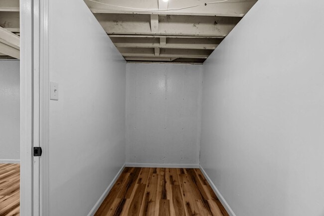 Building Photo - Stunning Brick Duplex with private partially finished basement in Kirkwood