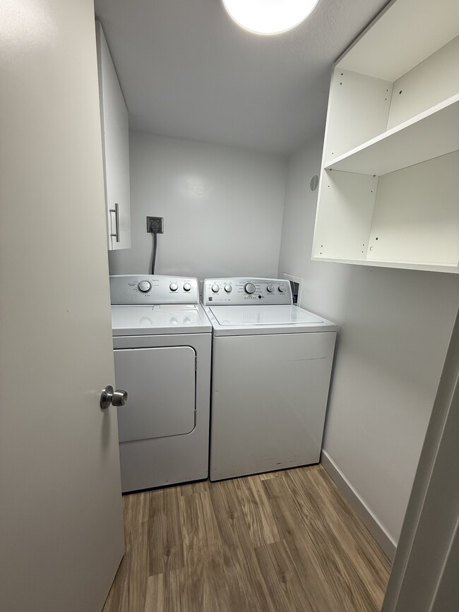 Building Photo - 1214 500 N