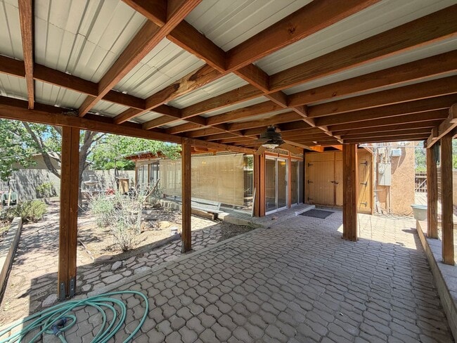 Building Photo - 2,800Sq Foot, 5 Bedroom Single Story Home Available Near Eubank Blvd NE & Copper Ave NE!
