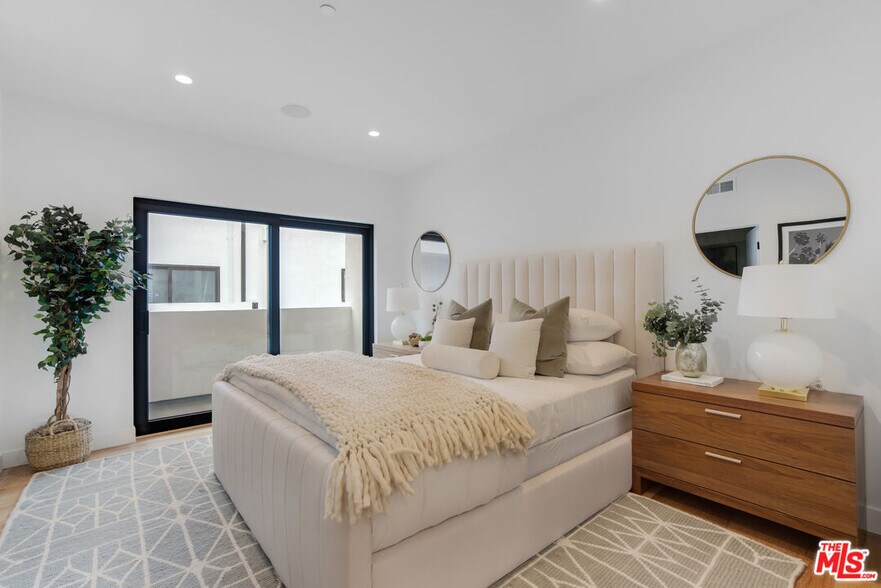 Building Photo - 5629 Murray Ln