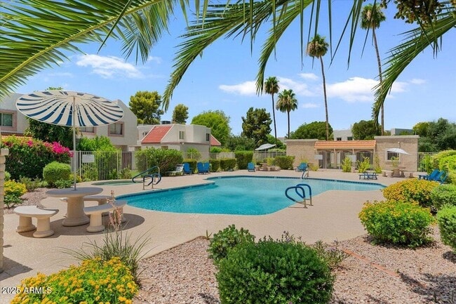 Primary Photo - 7842 E Rovey Ave