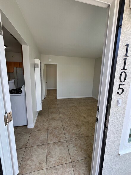 looking into the unit - 1105 Grand Ave
