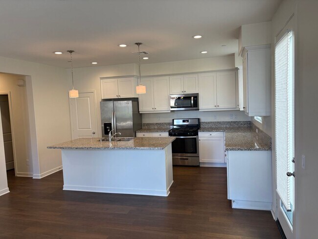 Building Photo - Spacious 3-Bedroom Townhome with Garage and Solar