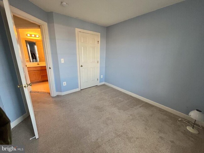 Building Photo - 8179 Skelton Cir