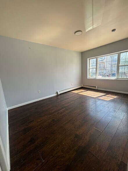 Building Photo - 345 Sanford Ave