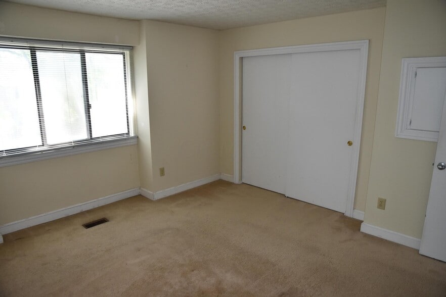 Building Photo - 6462 Cranston Way