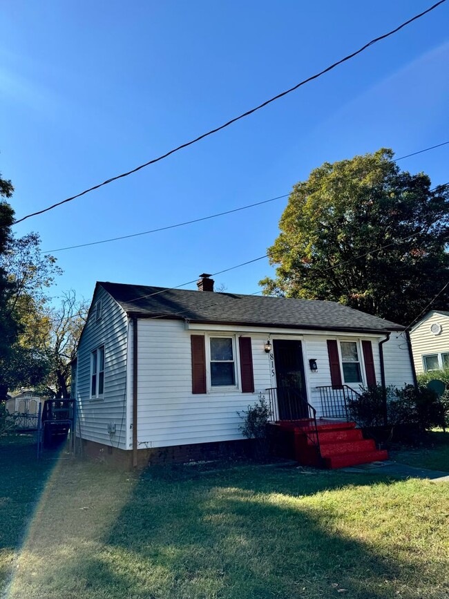 Building Photo - 3 bed 1 bath house With Central Hvac Fence...