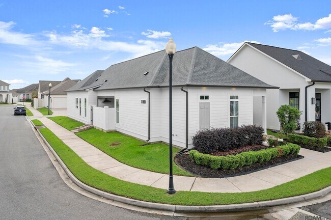 Building Photo - 4855 Crestfield Wy.