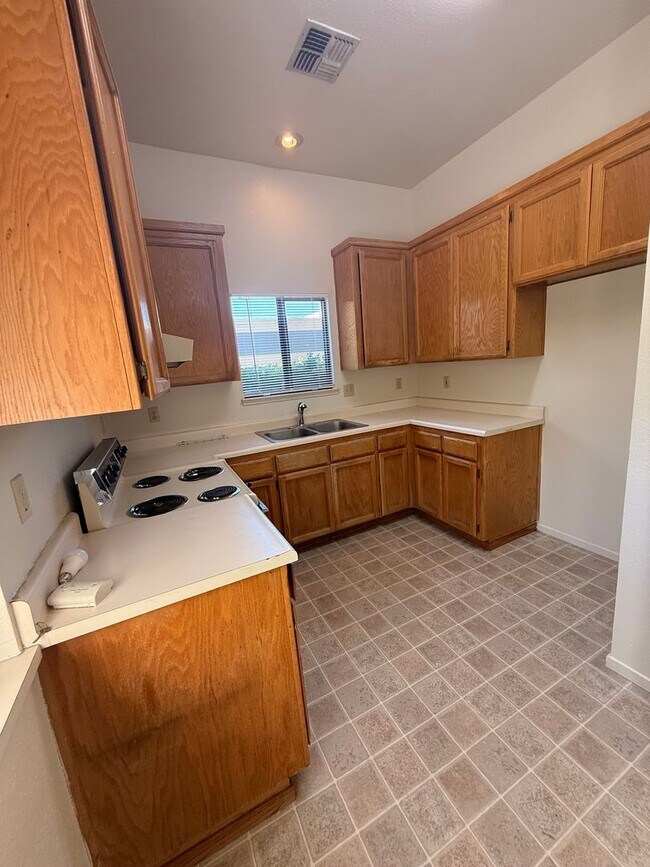 Building Photo - 165 Rio Lindo Ave