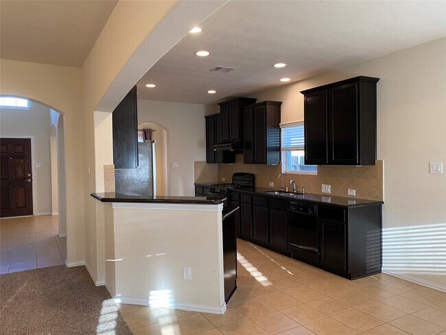Building Photo - 24615 Forest Canopy Dr