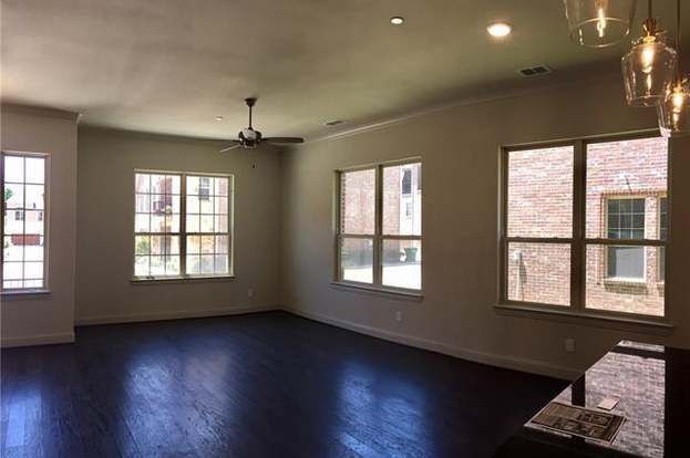 Building Photo - 2745 Troutt Dr