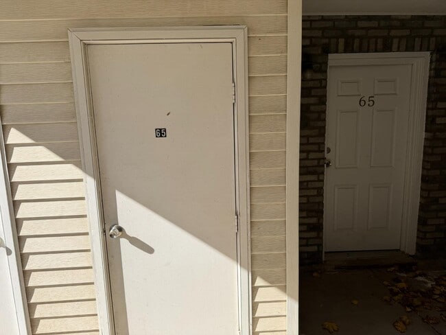 Building Photo - 65 E 600 S