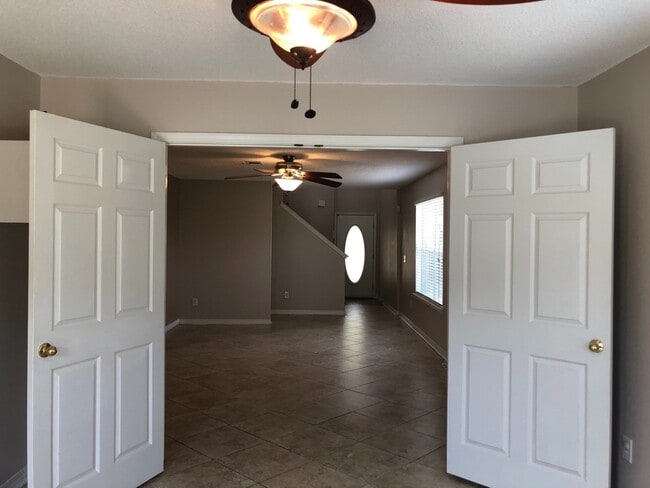 Building Photo - Gulf Breeze - Grand Ridge - 4 bedroom, 2.5...