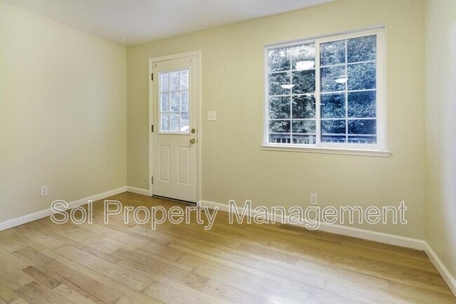 Building Photo - 153 Pine Ave