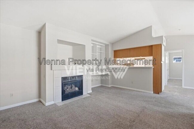Building Photo - 885 Halidon Way