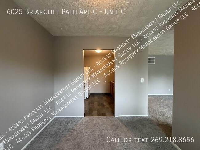 Building Photo - 6025 Briarcliff Path