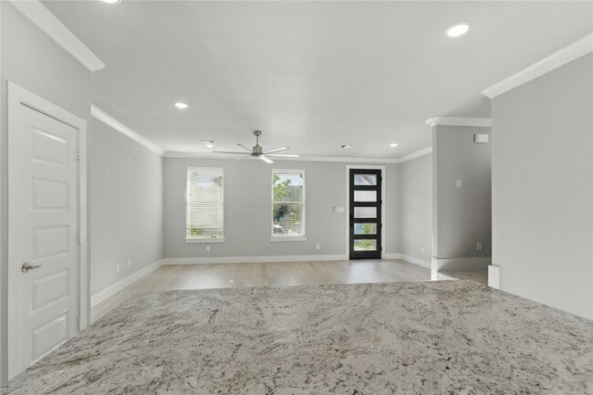 Building Photo - 2617 Tanager St